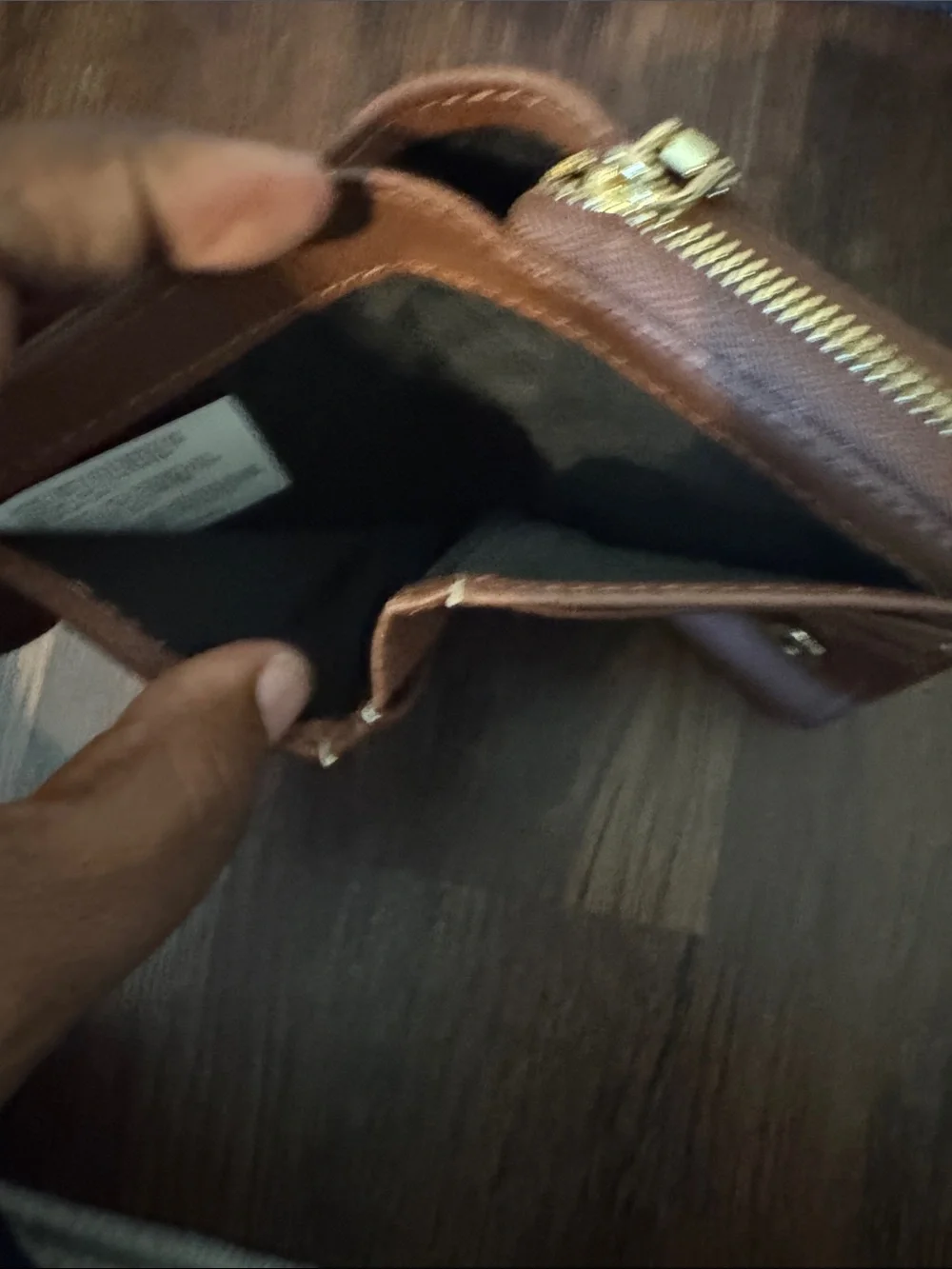 Steve Madden compact steve